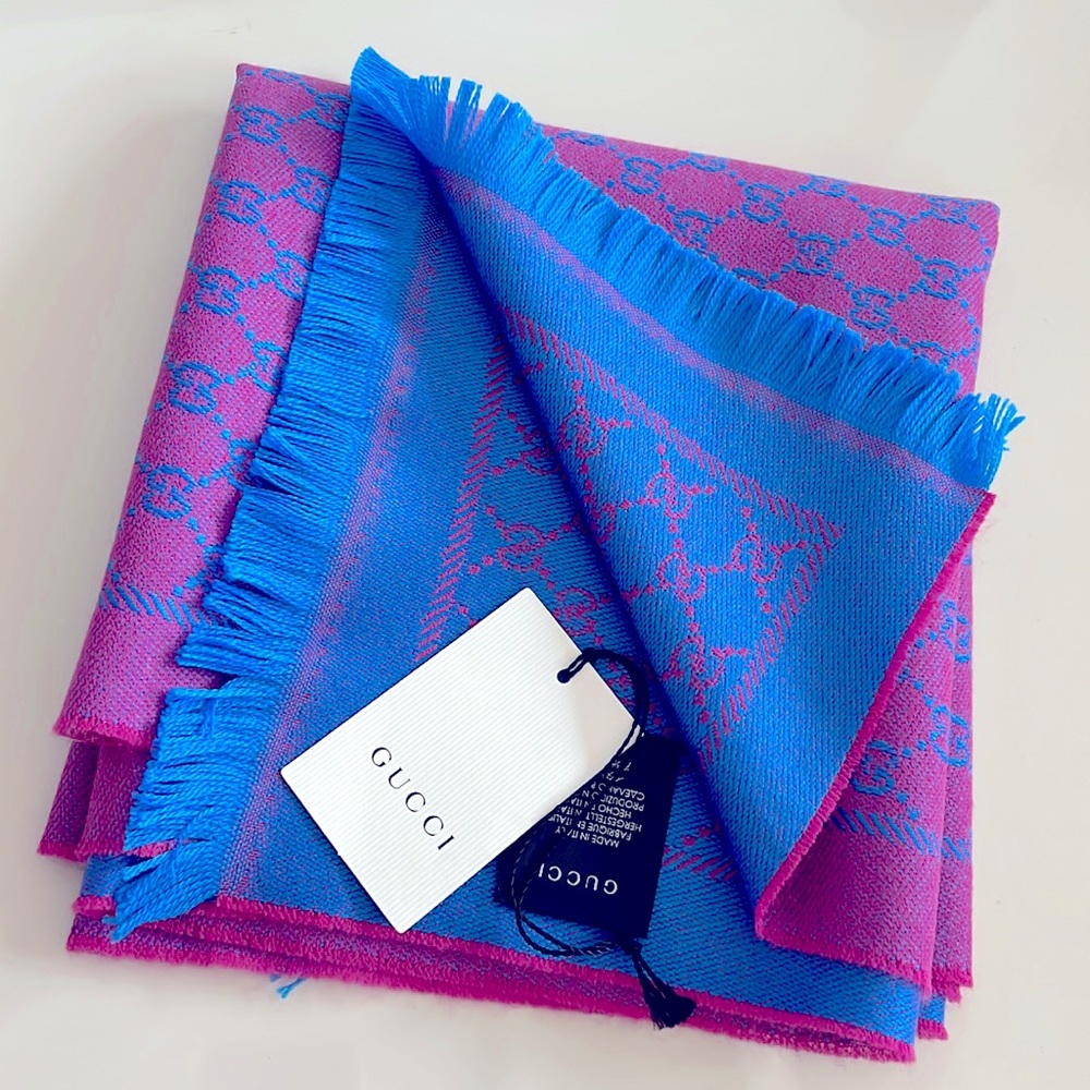 SOLD Gucci wool scarf